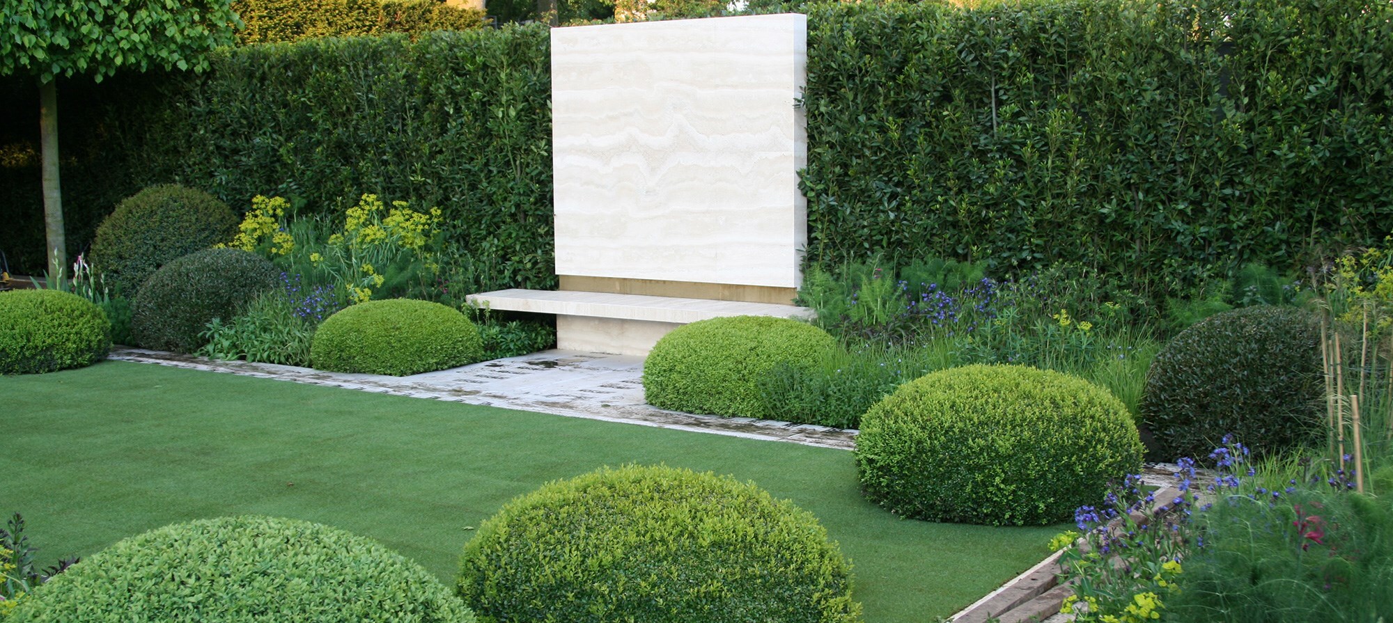 The Daily Telegraph Garden designed by Tomasso del Buono and Paul Gazerwitz	