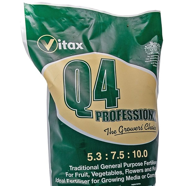 Vitax Q4 fertiliser