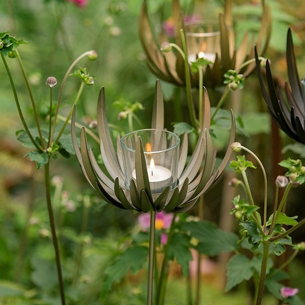 Flower stake tealight holder