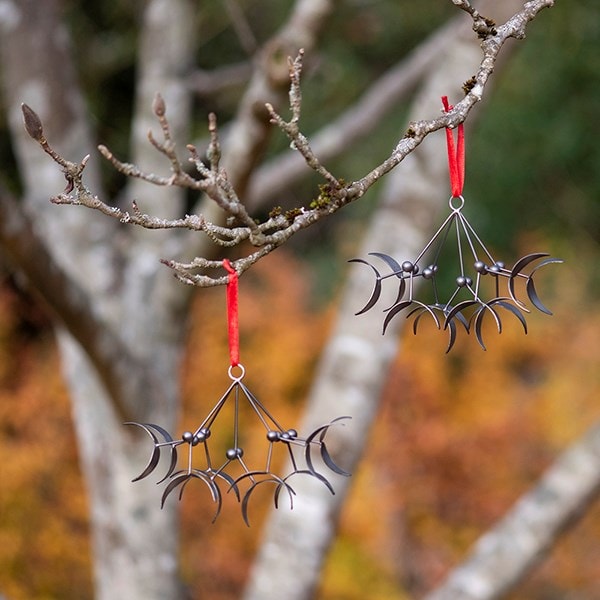 Hanging mistletoe - set of 2