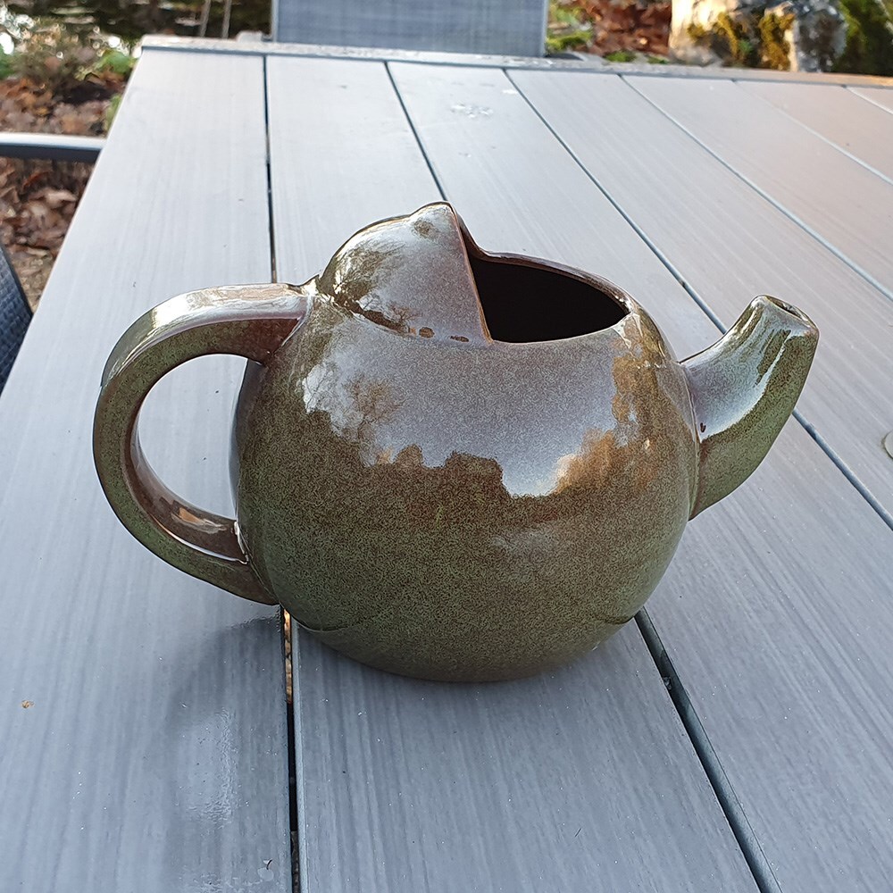 Robin teapot nester
