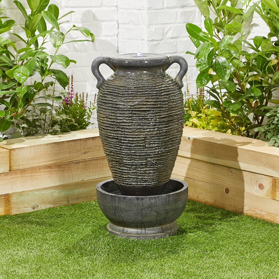 LED rippling vase water feature