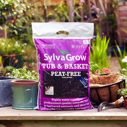 RHS Sylvagrow peat-free tub and basket compost