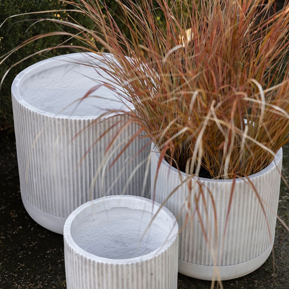 Set of three ribbed planters - light grey