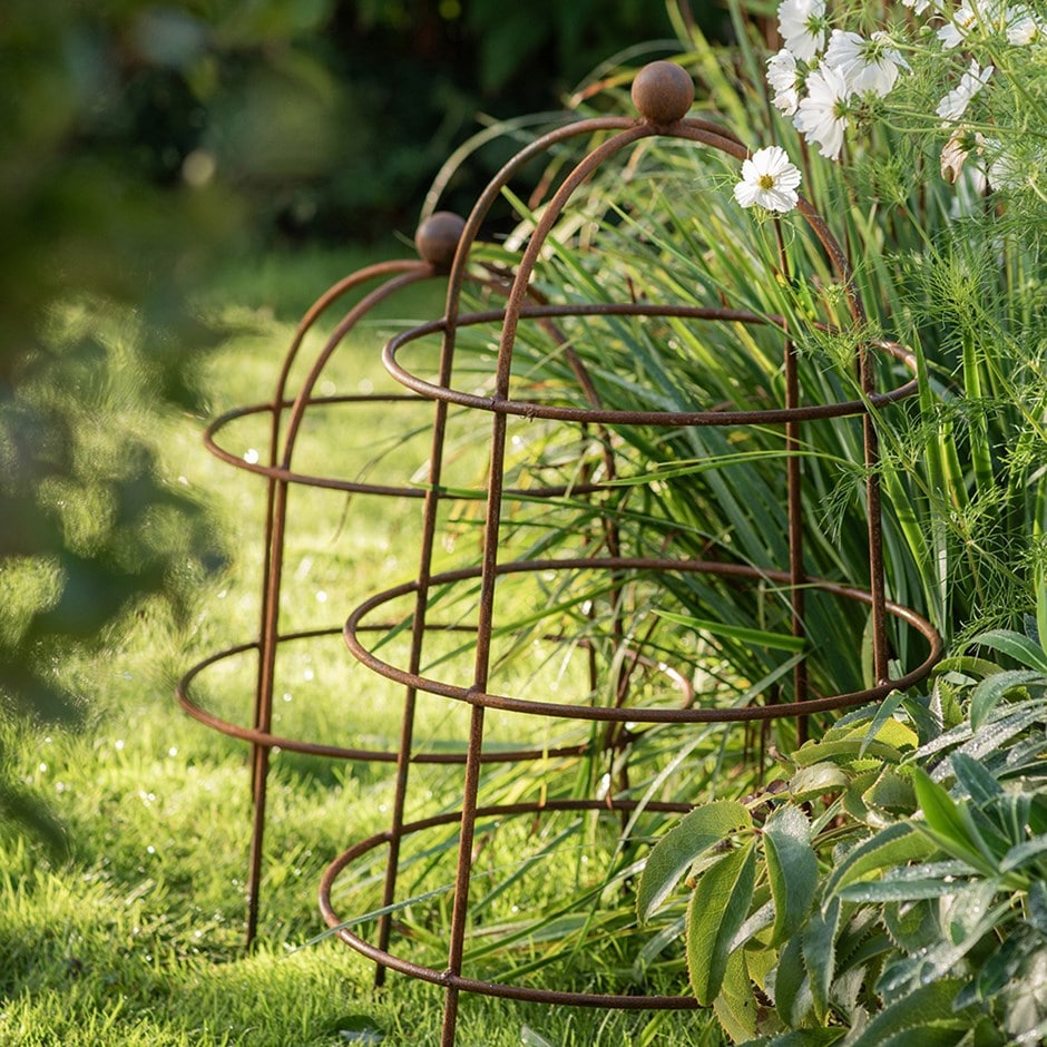 Dome ball top plant support - rust