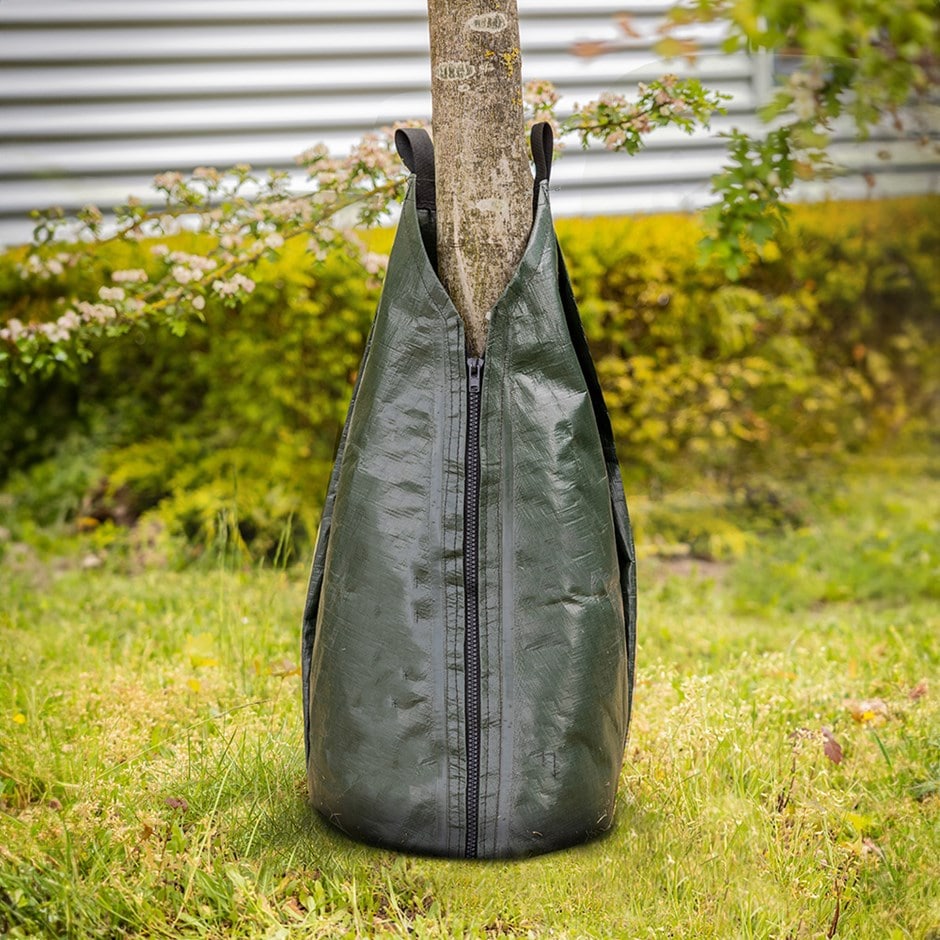 Water irrigation bag for trees