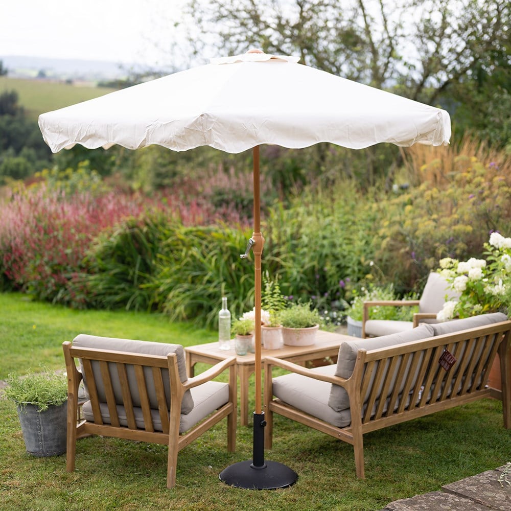Scalloped edge parasol - cream