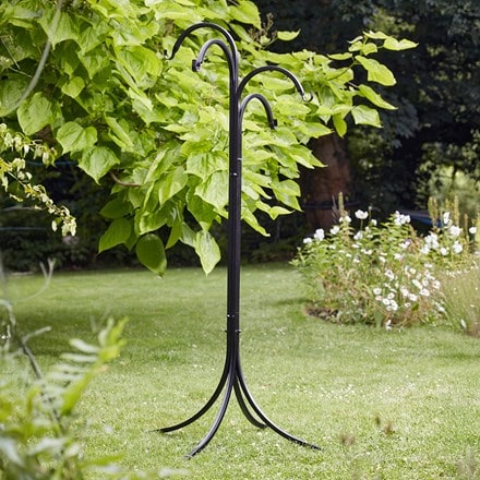 Four way garden hanger for bird feeders & hanging baskets