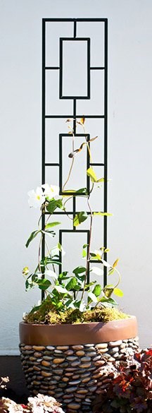 Contemporay Black Metal Pot Trellis