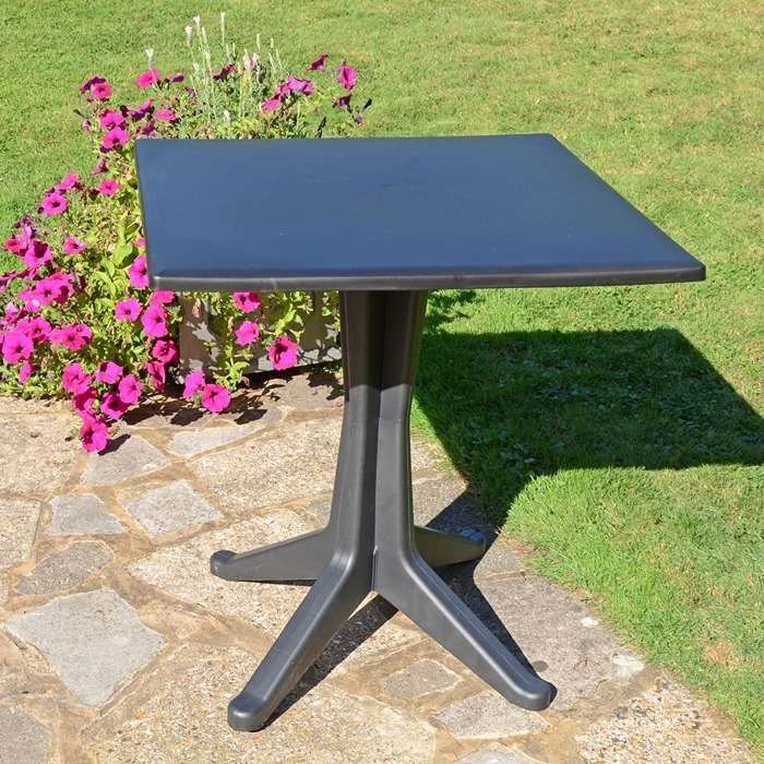 Ponente Patio Table