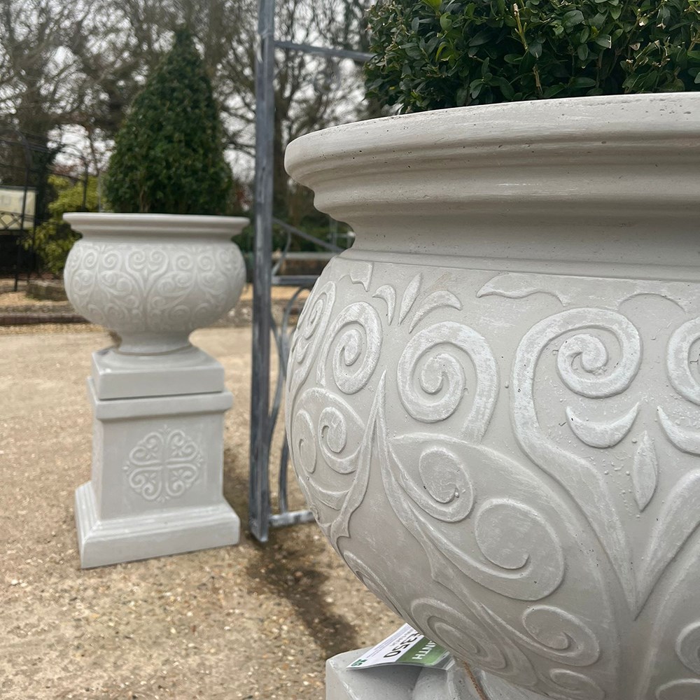 1m Patterned Urn on Plinth | White