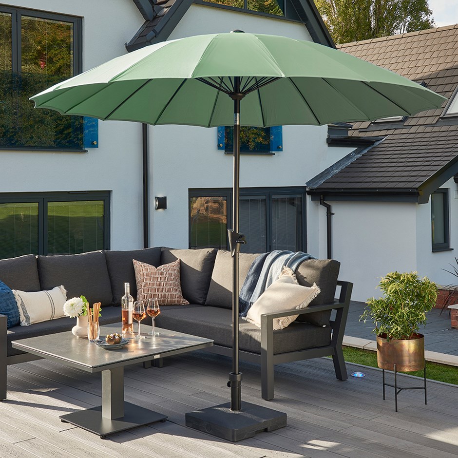 Royce Geisha 2.7m Round Crank & Tilt Parasol With Cover