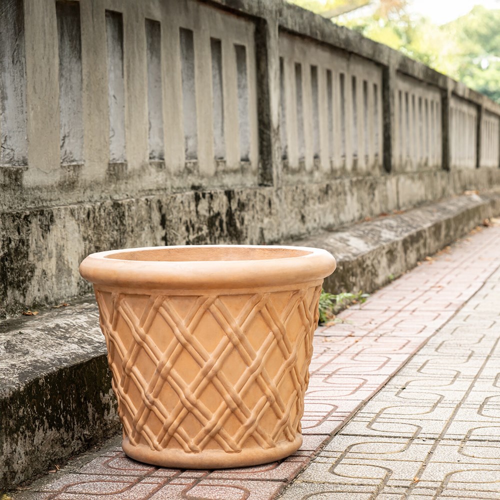 Riga Terracotta Concrete Lattice Round Planter