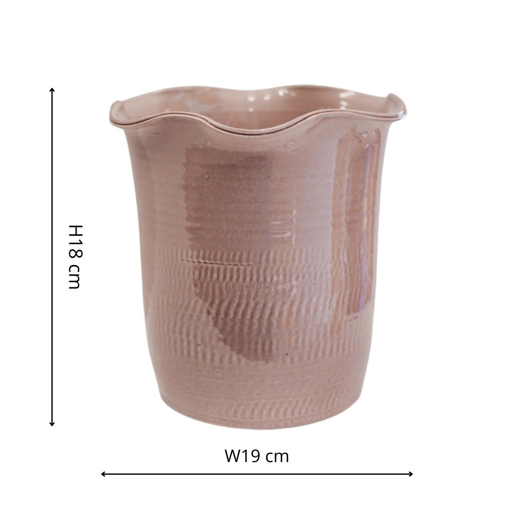 Camellia Blush Ceramic Scalloped Edge Planter