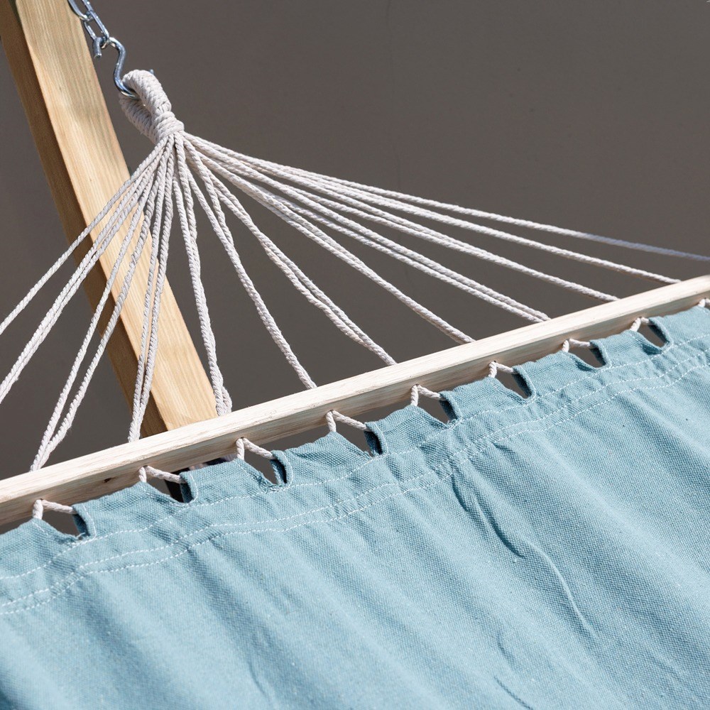 Single Hammock With Natural Wooden Arc Stand