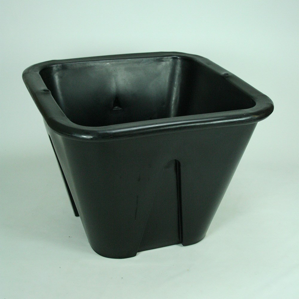 Winchester Self-Watering Planter