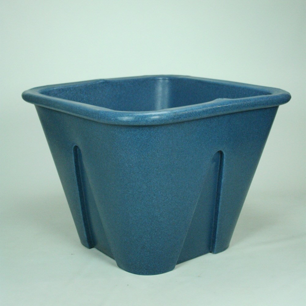Winchester Self-Watering Planter