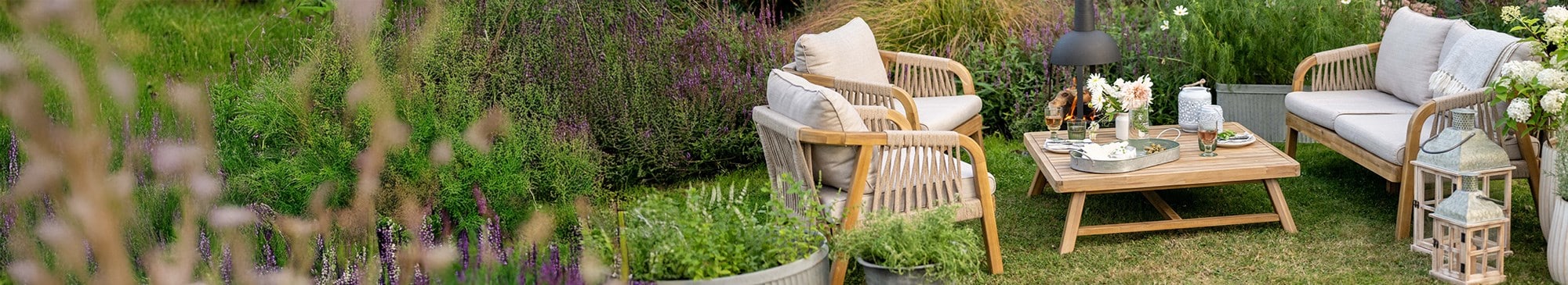 OUTDOOR LIVING EVENT