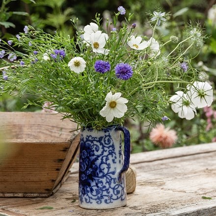 Blue and white cutting garden collection