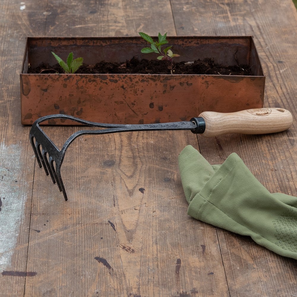 Short handled garden rake