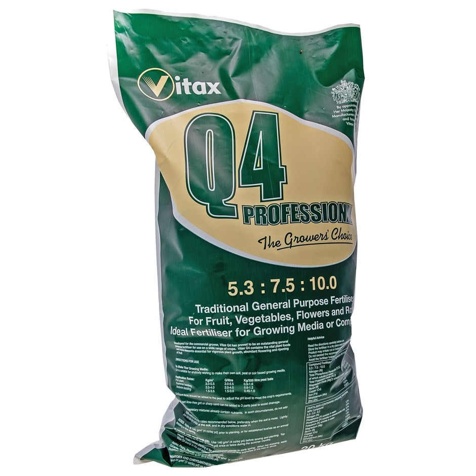 Buy Vitax Q4 fertiliser
