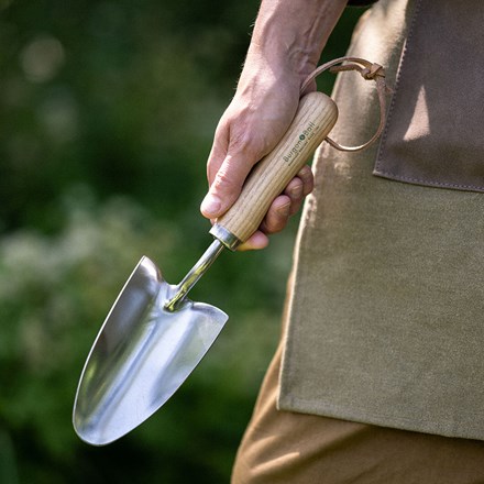 Picture of RHS Burgon and Ball hand trowel