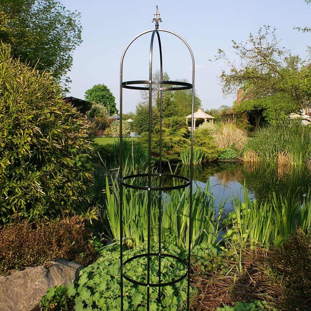 Traditional steel obelisk - black