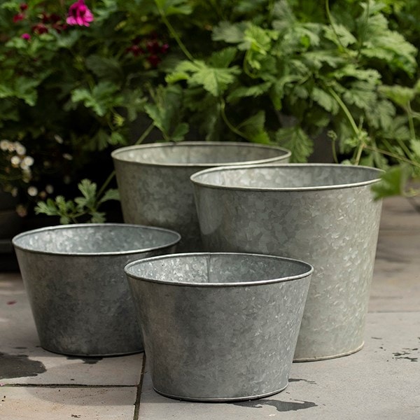 Single galvanised pot - choice of 5 sizes