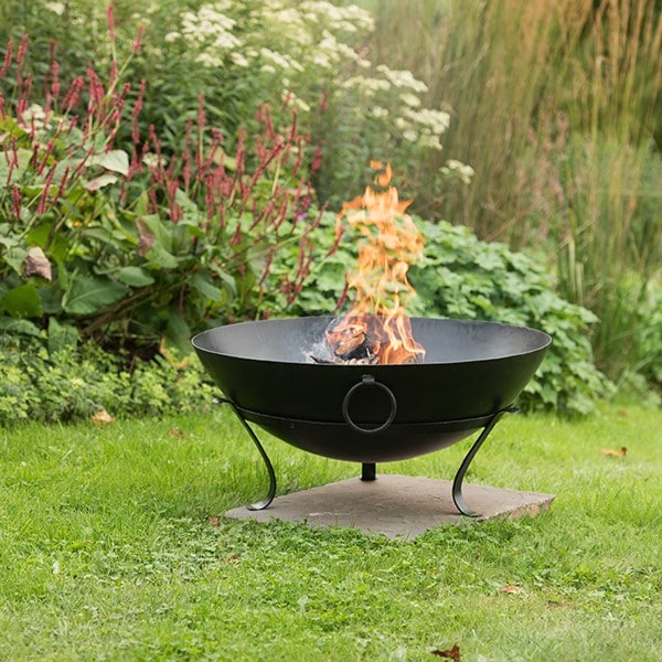 Iron disc fire pit with stainless steel cooking grill