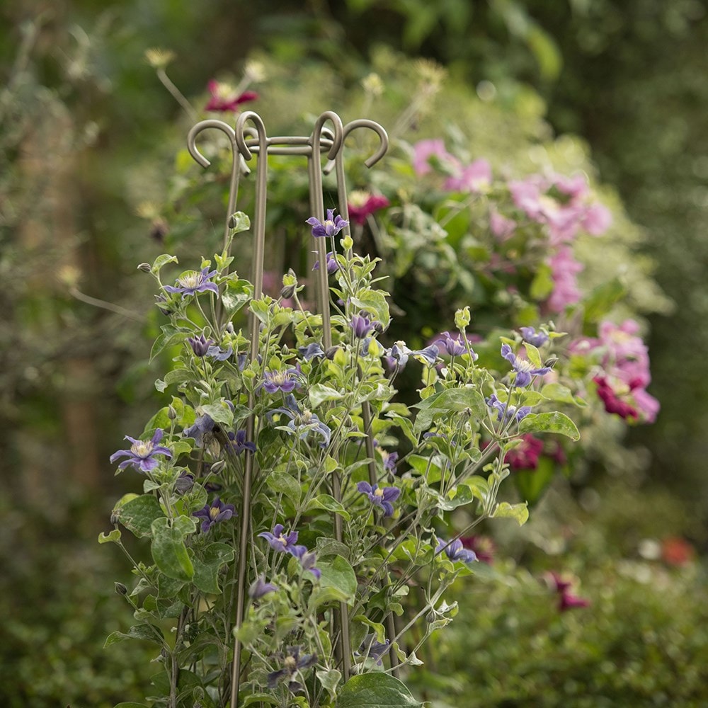 Elegant tiered metal wall leaning obelisk - 3 tier pewter