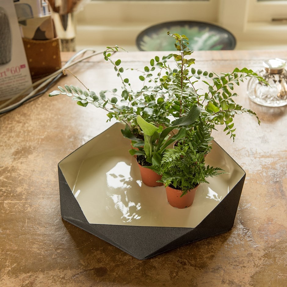 Enamelled geo metal plant tray