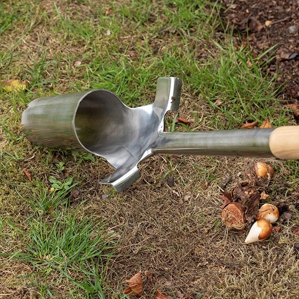 Kent and Stowe stainless steel long handled bulb planter