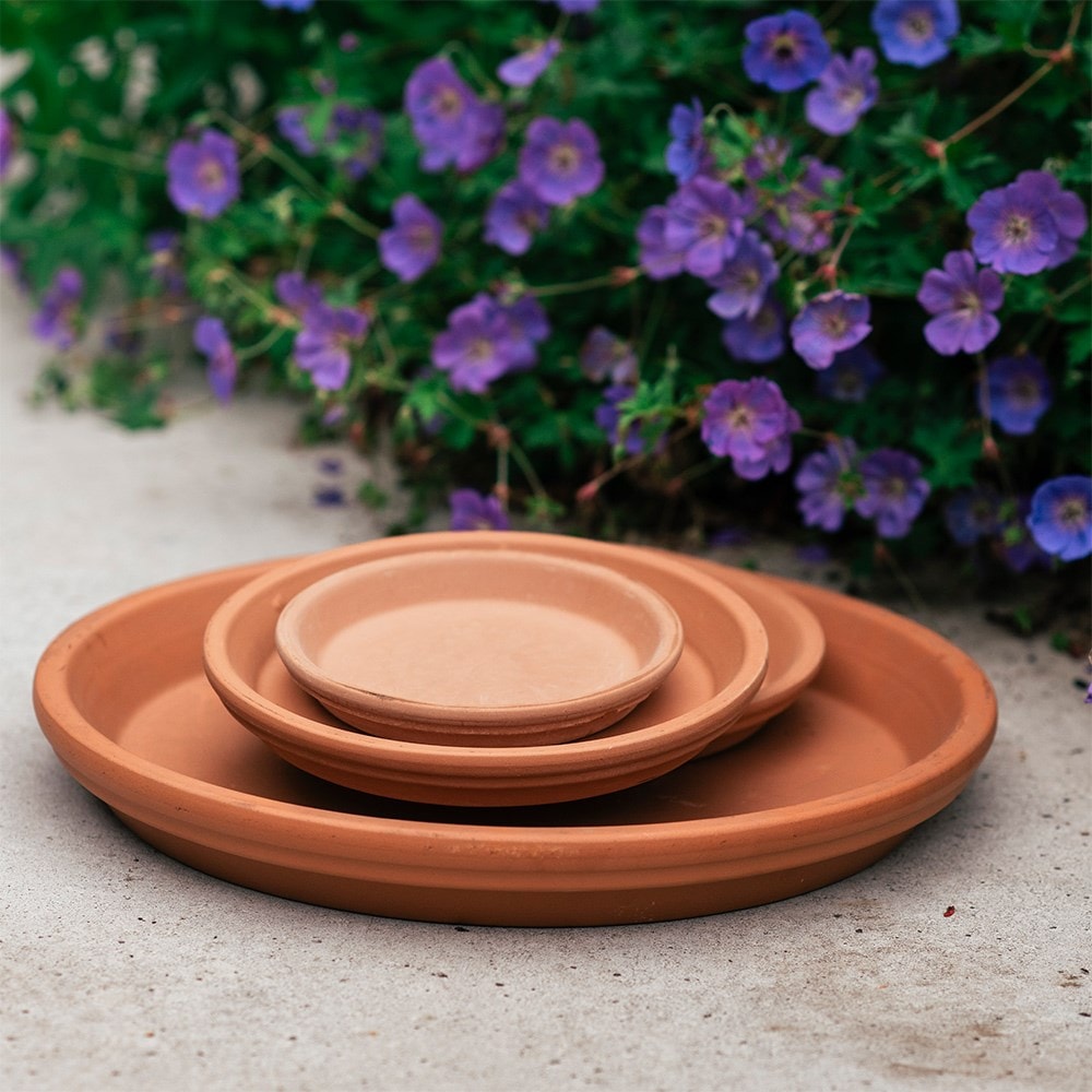 Water-resistant Italian terracotta saucer