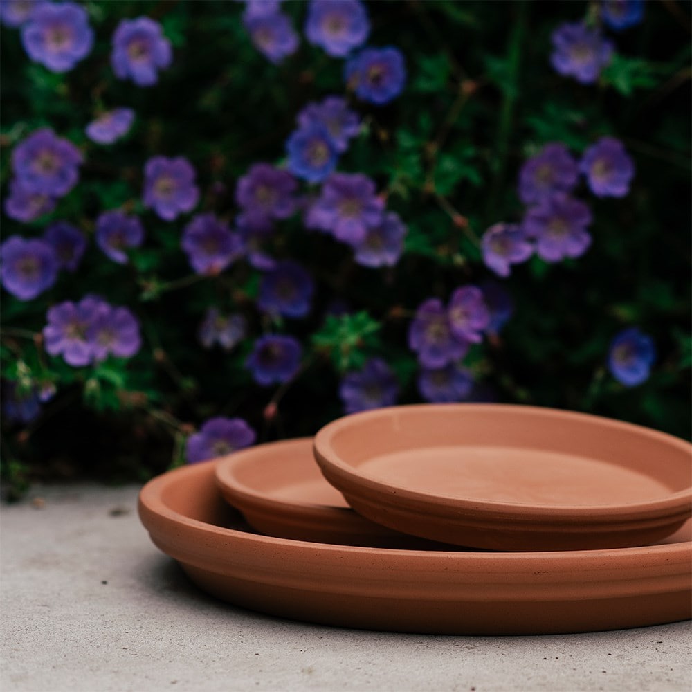 Water-resistant Italian terracotta saucer