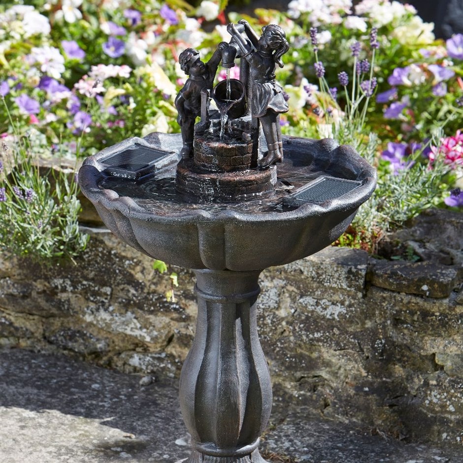 Tipping pail water feature