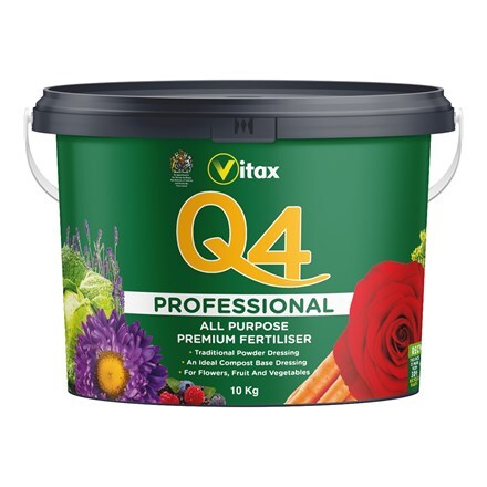 Vitax Q4 fertiliser powder tub