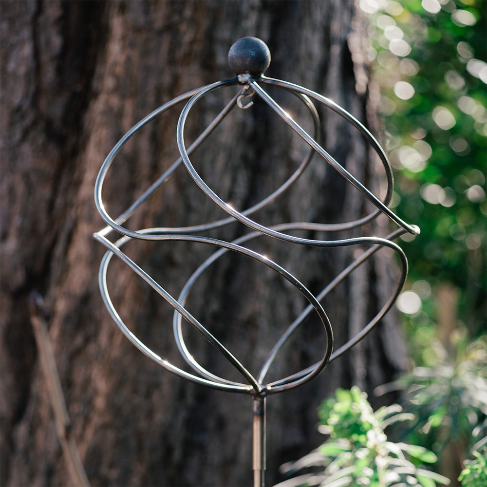 Tangle ball on 4ft stem