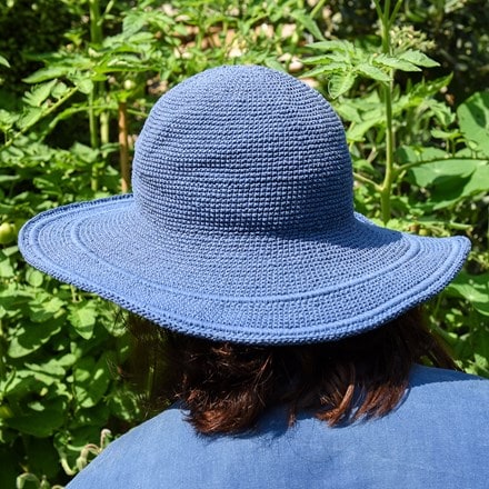 Crochet cotton garden hat - spanish blue