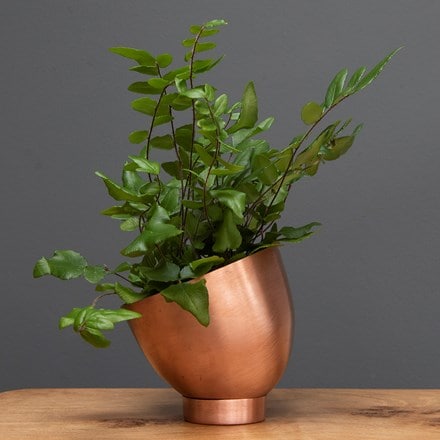 Mini copper tilting pot with saucer