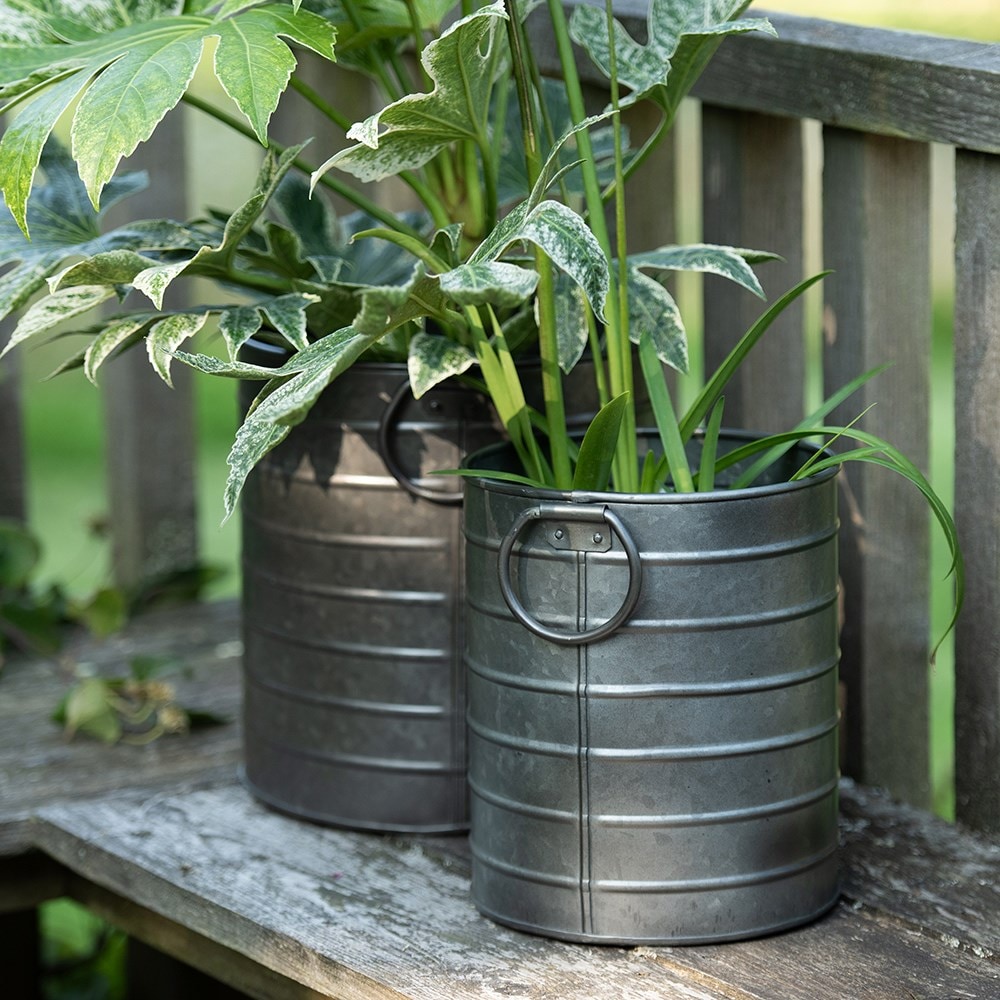 Galvanised cylinder pot
