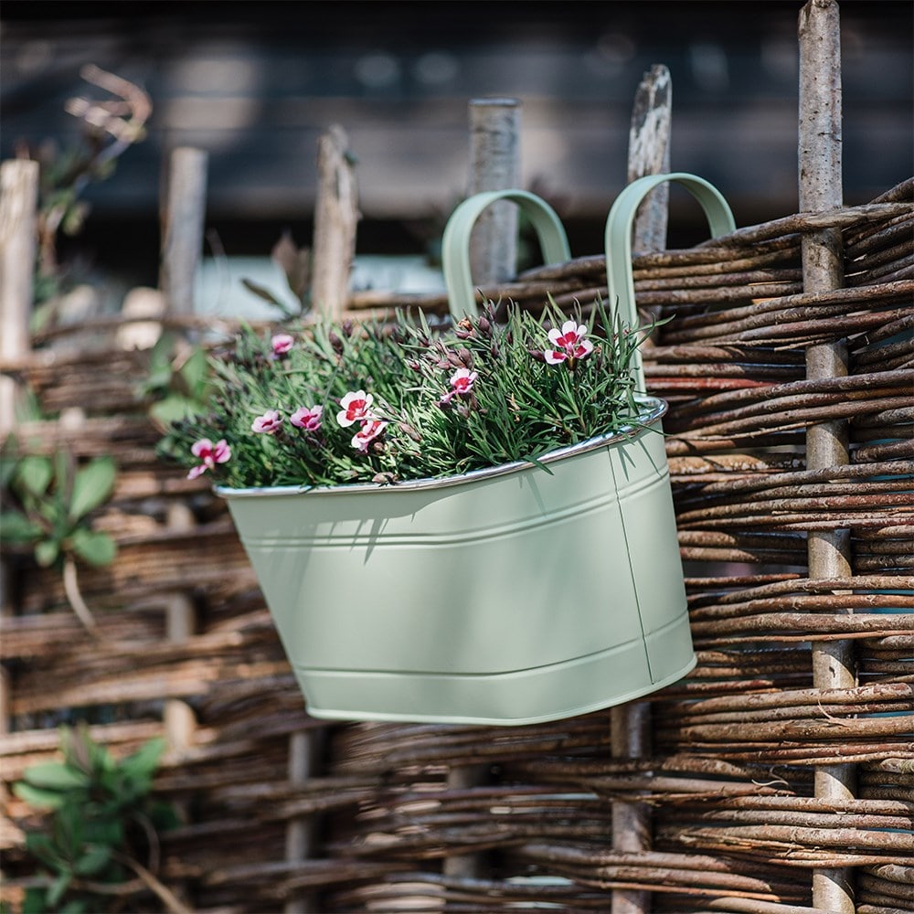 Hanging metal planter - sage