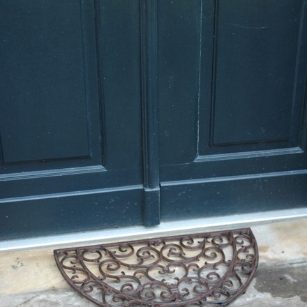 Cast iron half round doormat