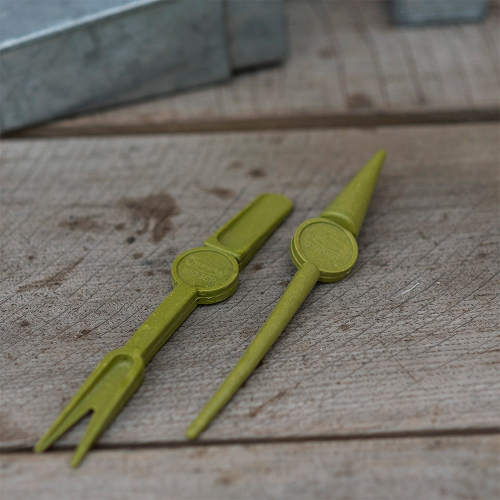 Seedlings bamboo widger and dibber