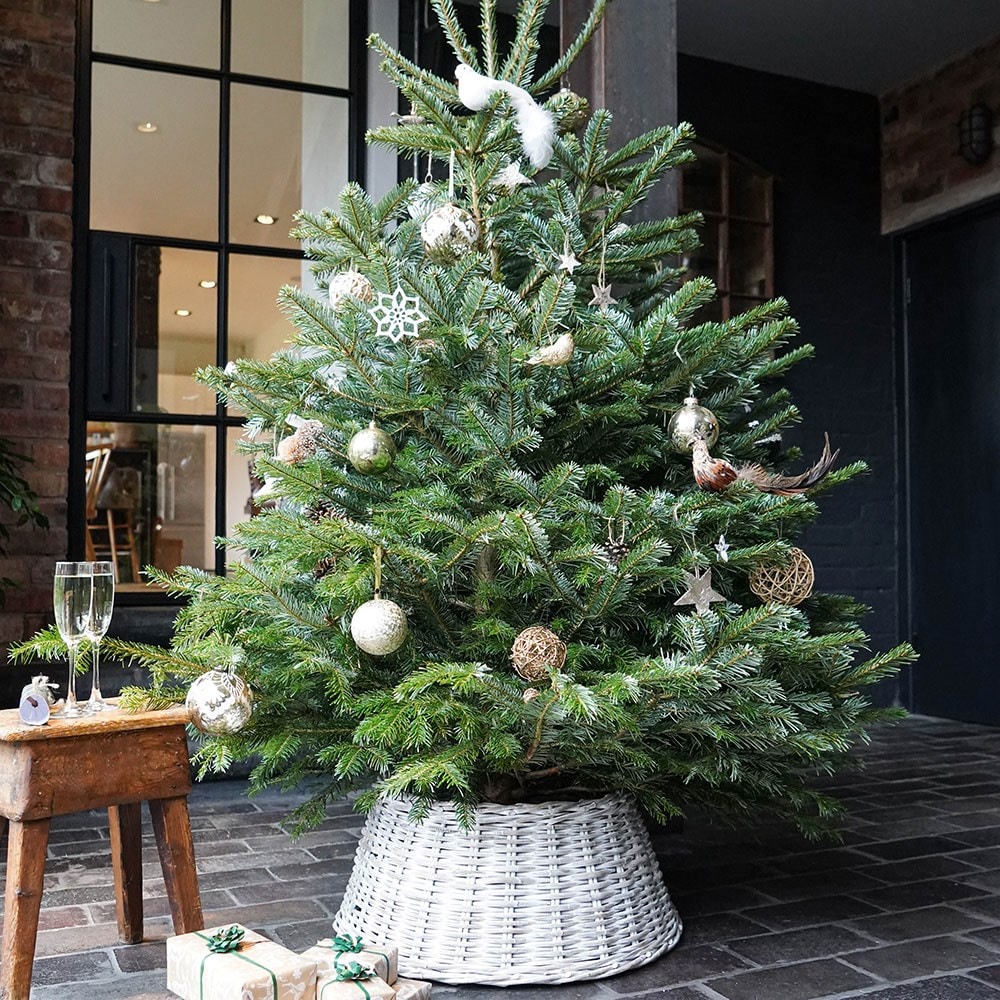 Whitewashed tree skirt