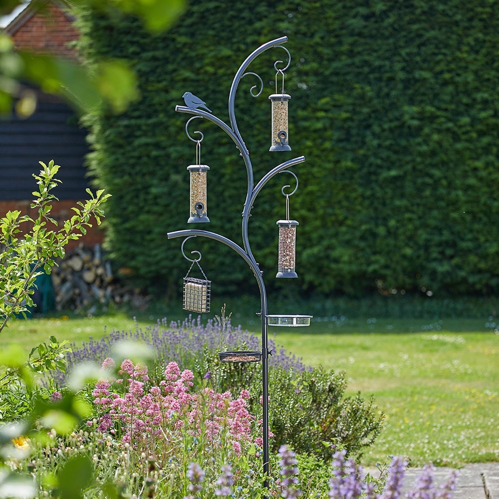 Wild wings complete feeding station