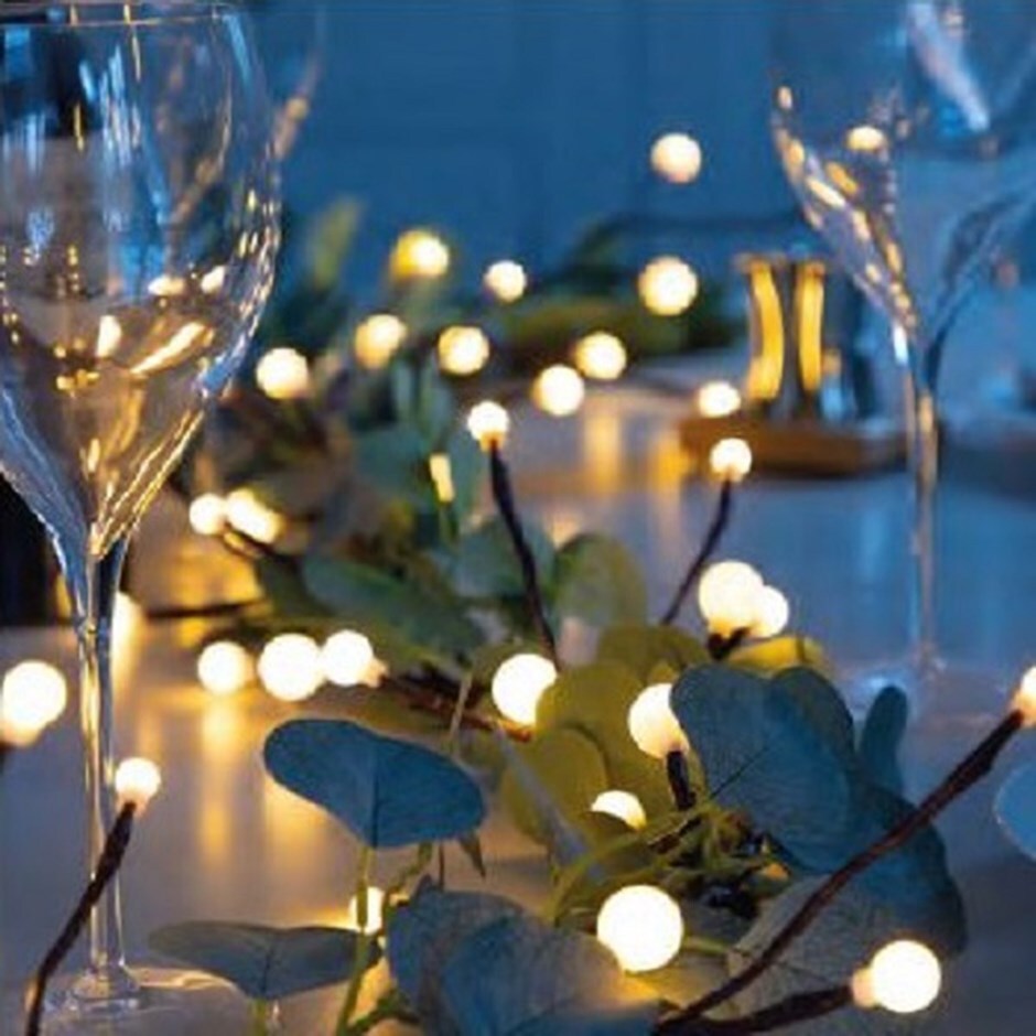 Artificial berry & eucalyptus LED garland - 1.8m