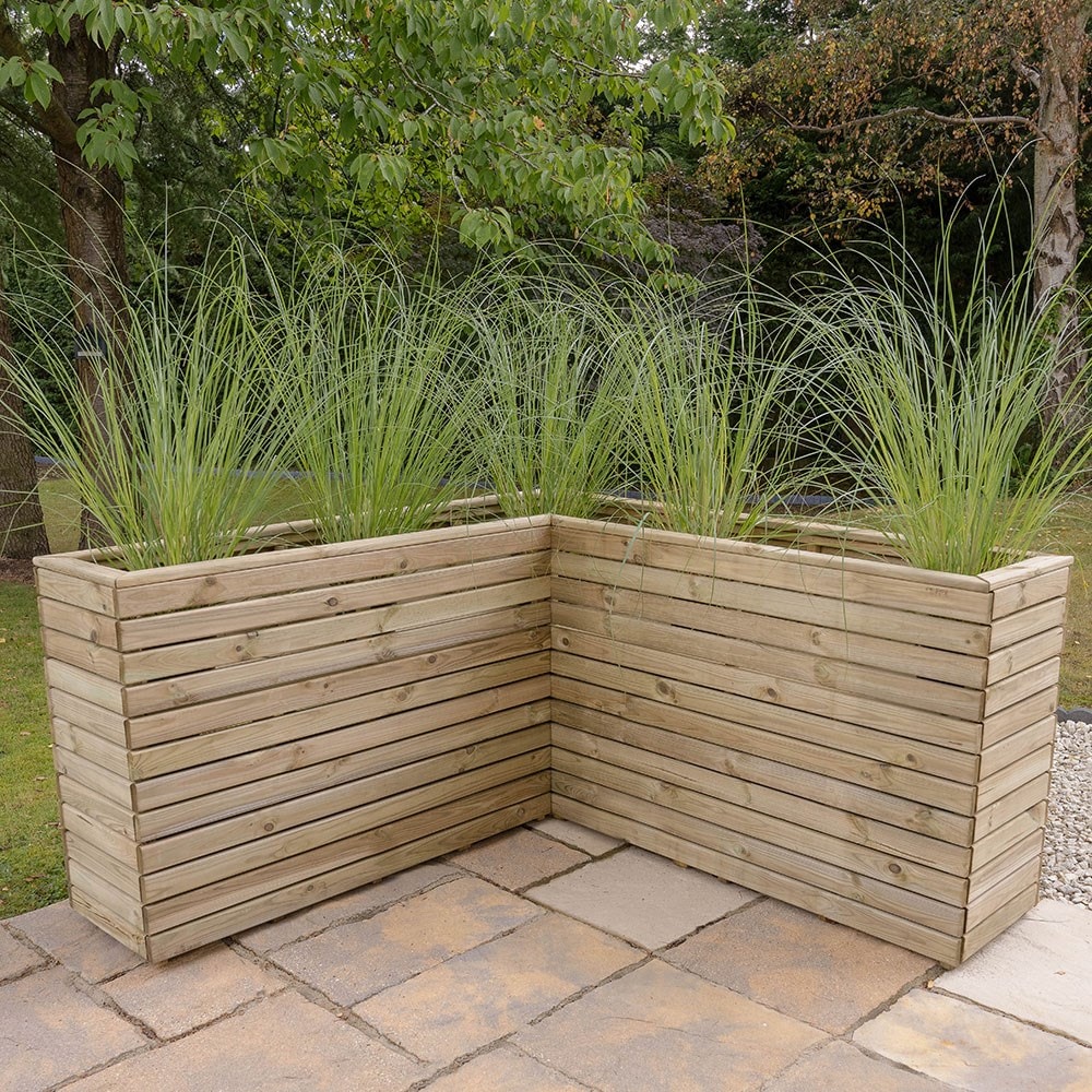 Linear corner planter