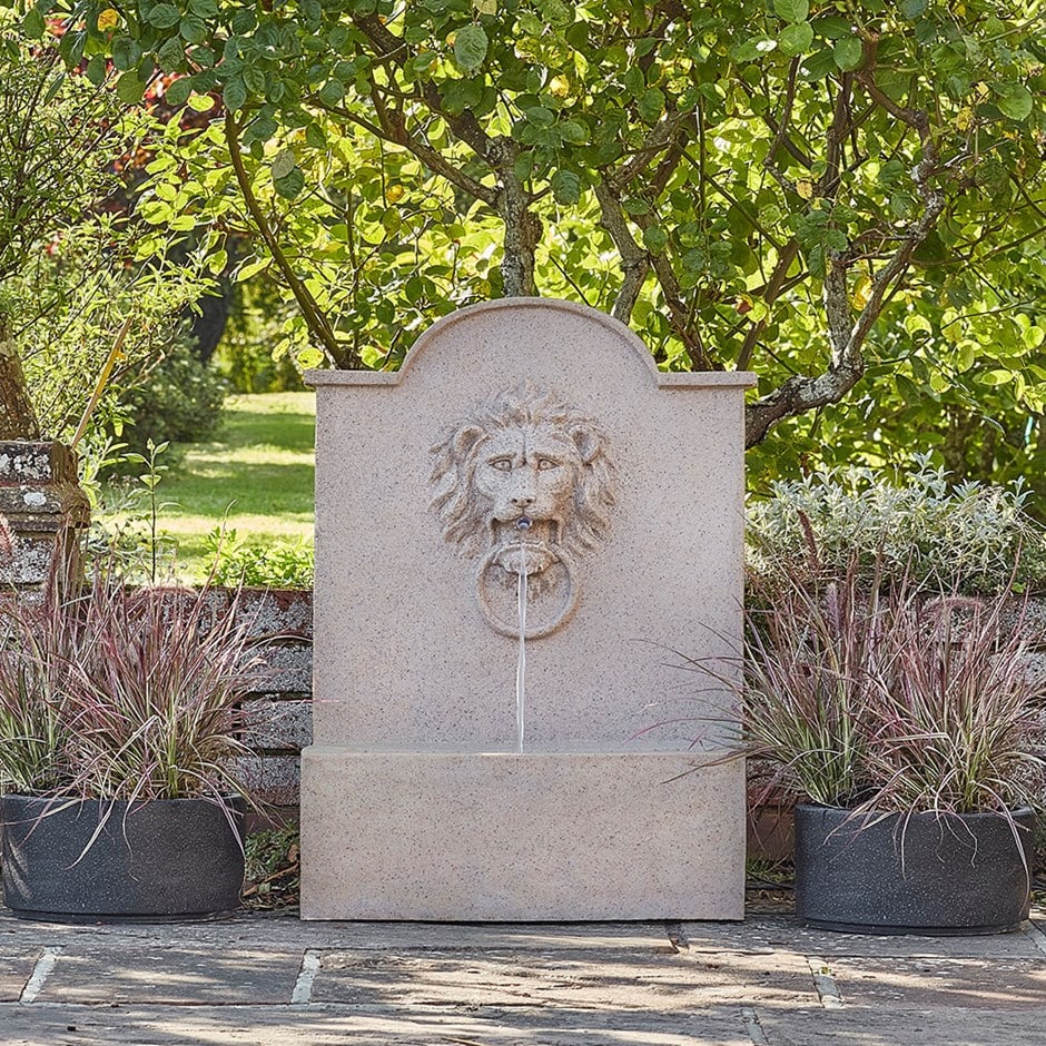 Outdoor luxury lion water feature