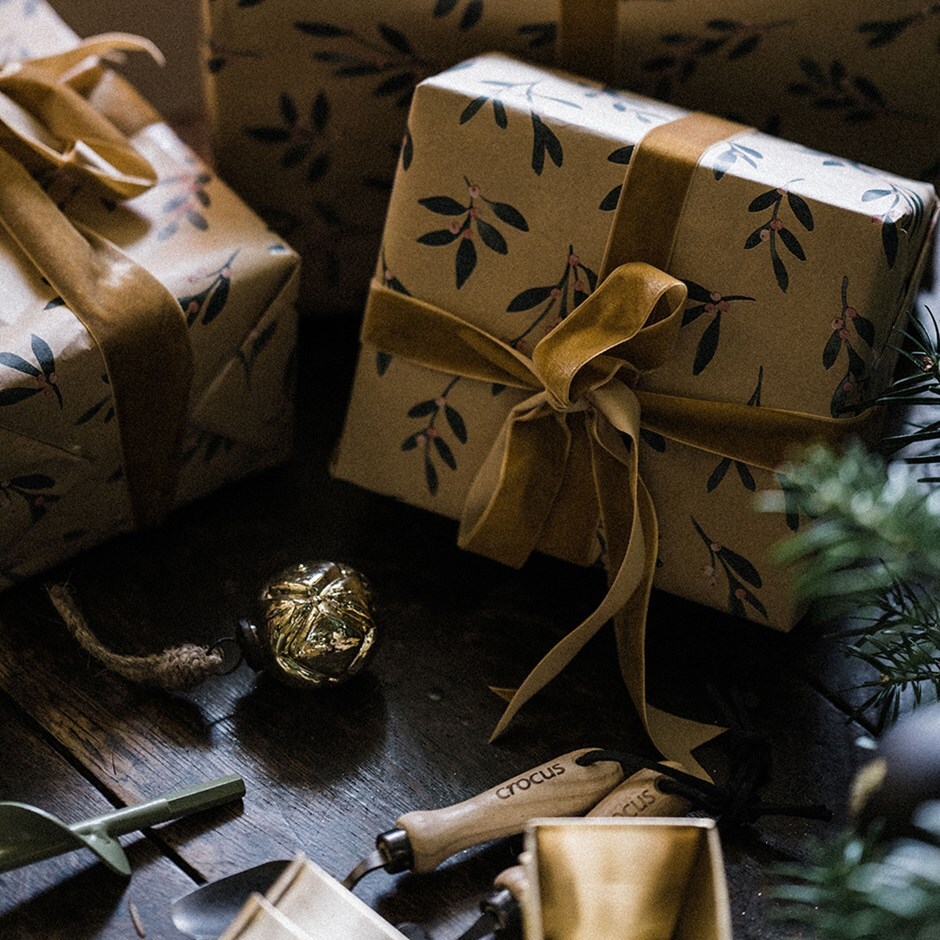 Mistletoe recycled wrapping paper