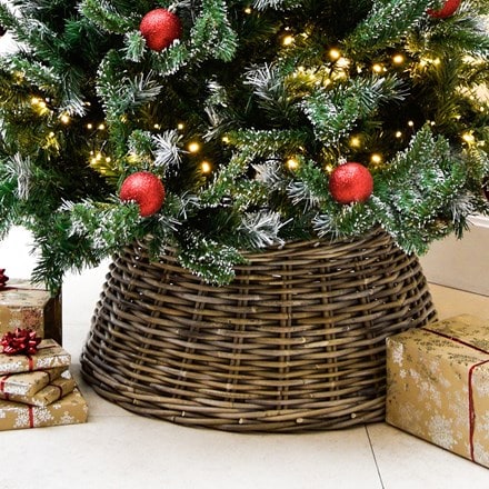 Rattan tree skirt